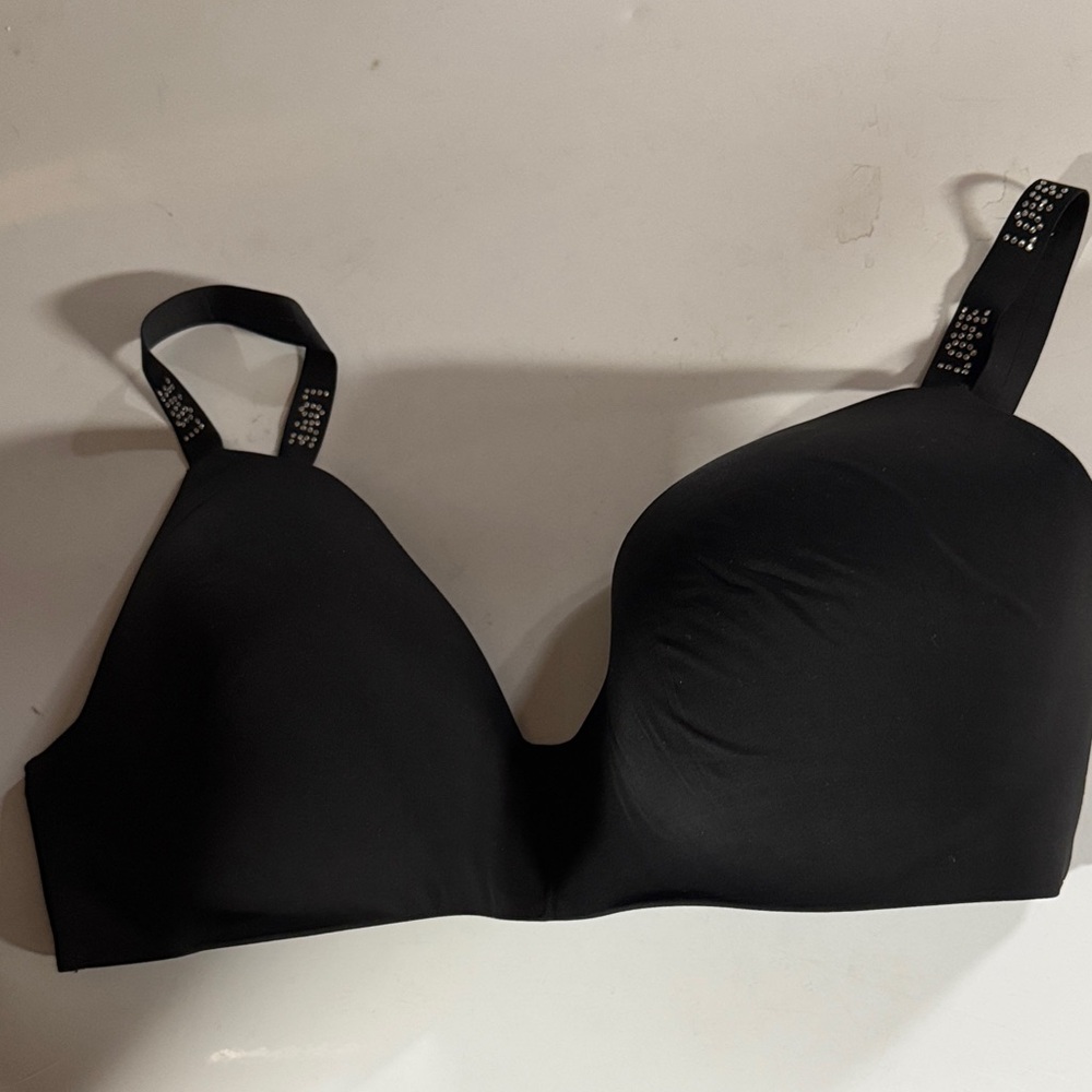 VS Tshirt bra lightly lined no underwire